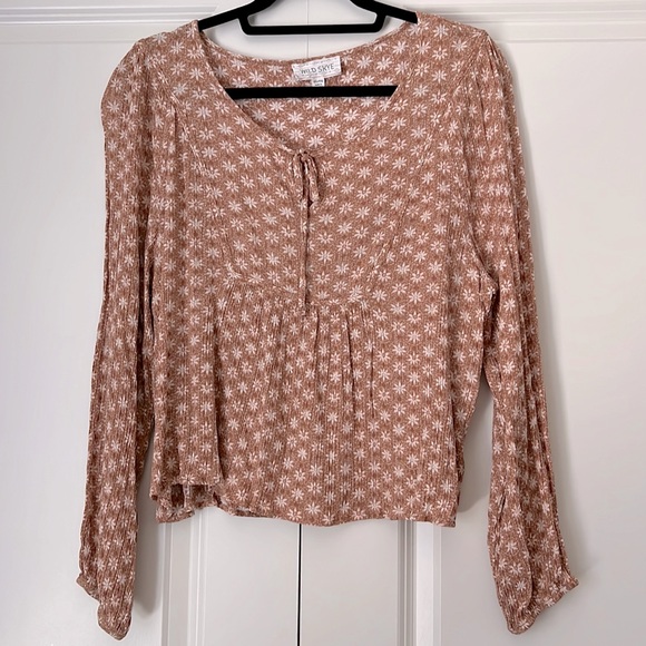 NWOT lightweight shirred blouse, with tie neck at front - Picture 1 of 6